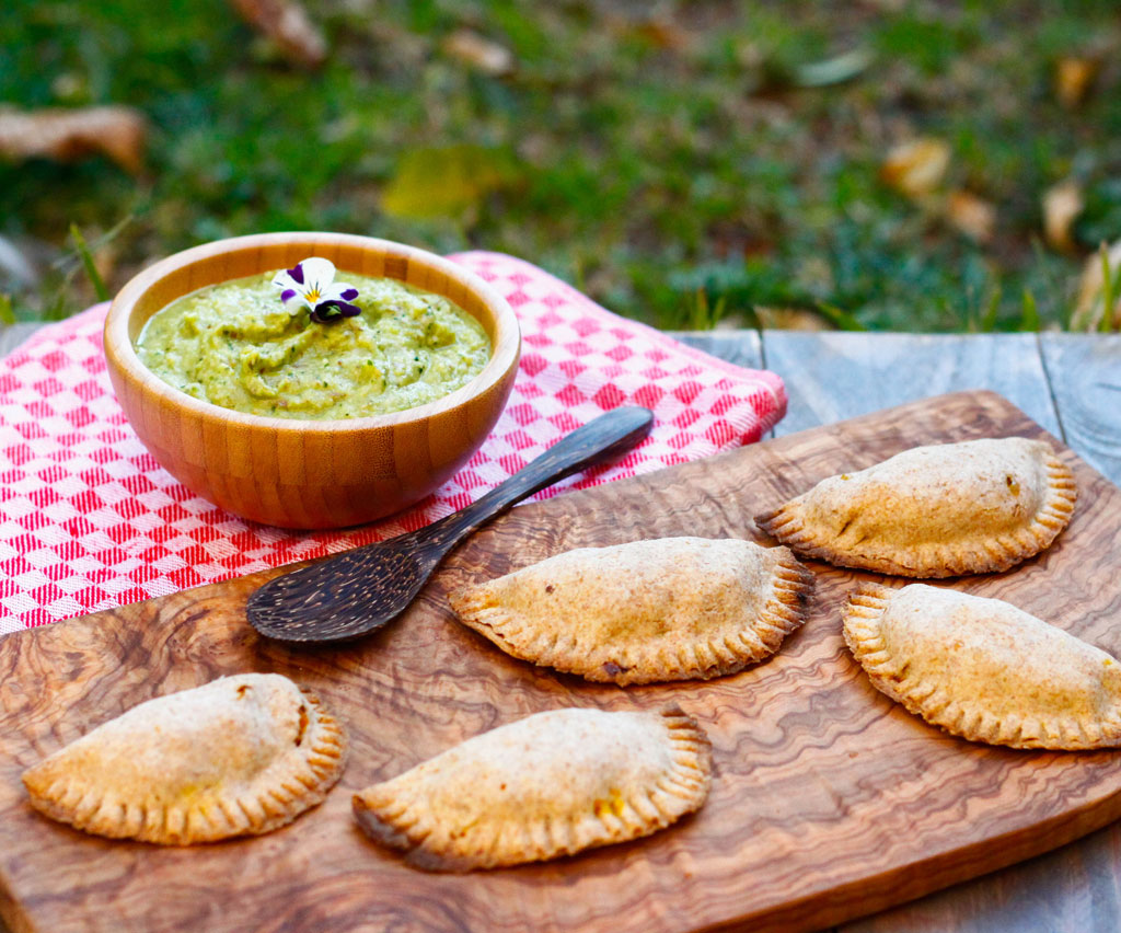 Empanadas de Calabaza con Romesco Verde