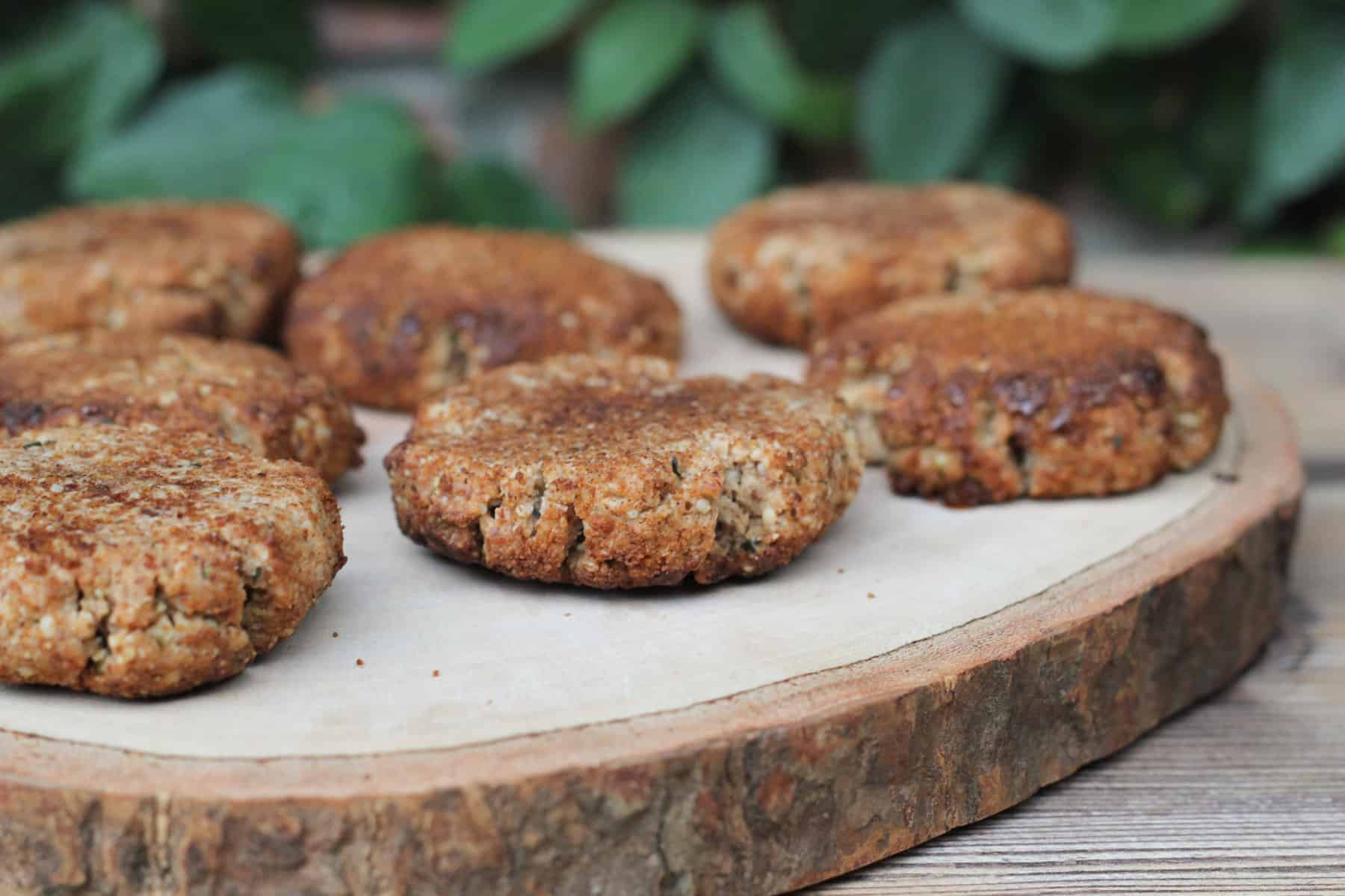 galletas crujientes encima de mandera